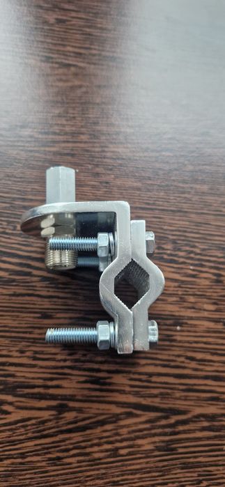 Uchwyt anteny cb z gniazdem masztu