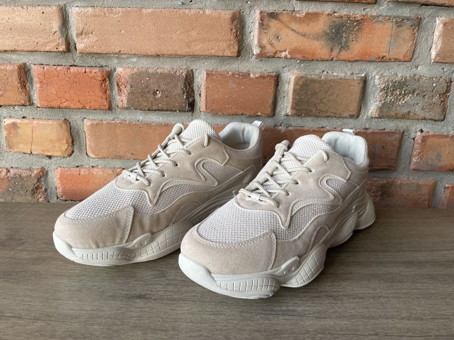 Нові Кросівки унісекс, розмір 9 (42) устілка 27см