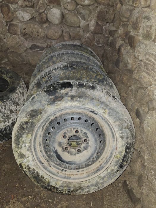 Продам 4 стальних диски тойота r15