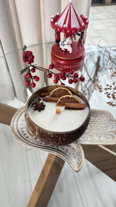 Świeca sojowa hand made w łupinie kokosa, szkło