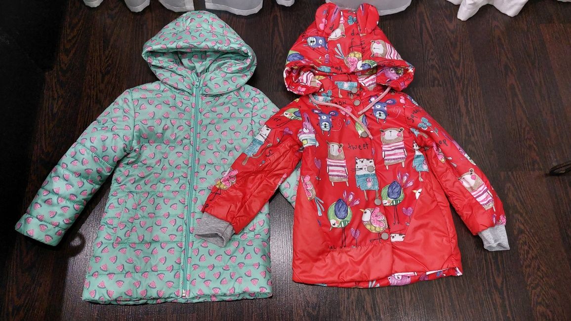 Куртки детские, комбинезон и жилетка