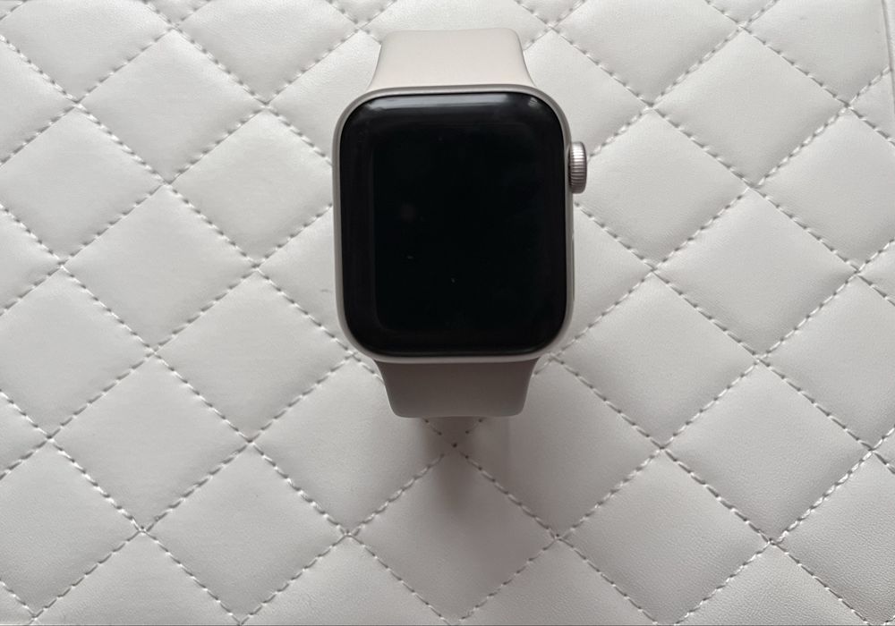 Apple Watch SE 2 • 40 mm • GPS • Księżycowa Poświata • Bateria 95%