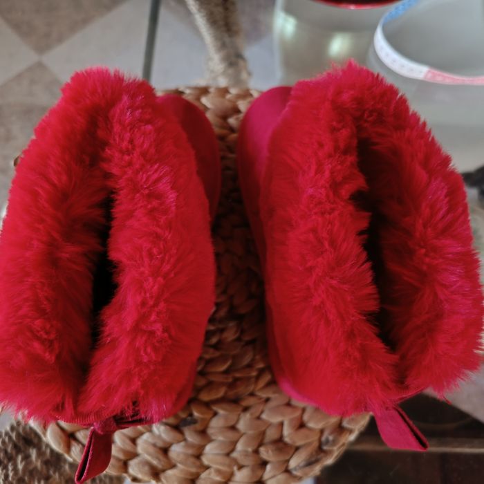 Mules/ Uggs de plataforma em camurça e pelo sintético para senhora bor