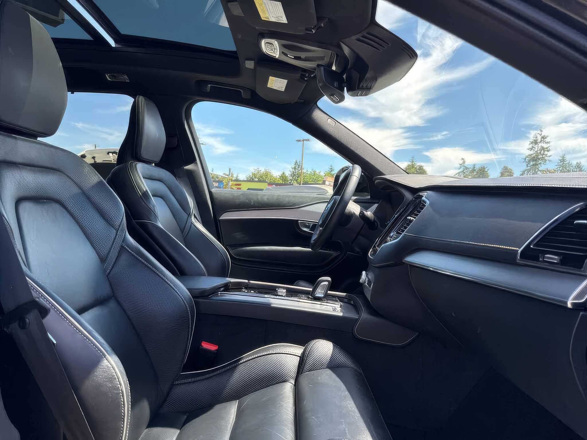 2022 Volvo XC90 Recharge R-Design Extended Range e