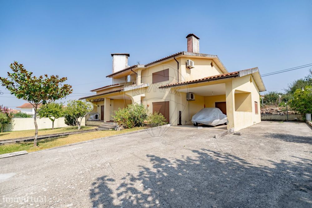 Moradia T4 para venda