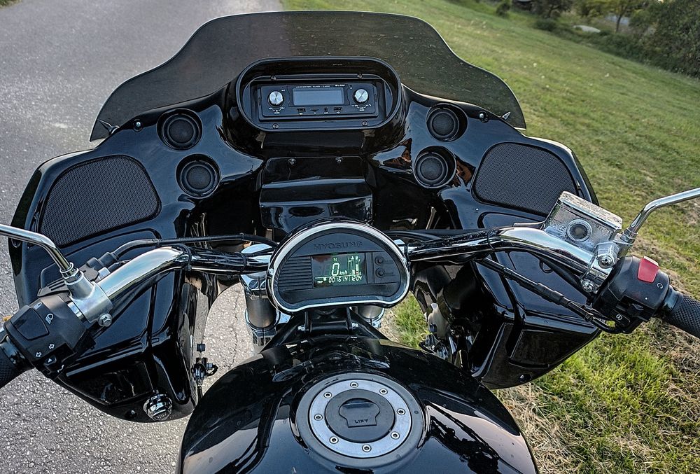 Hyosung gv650 Bagger Touring Harley Road glide Custom ZAMIANA