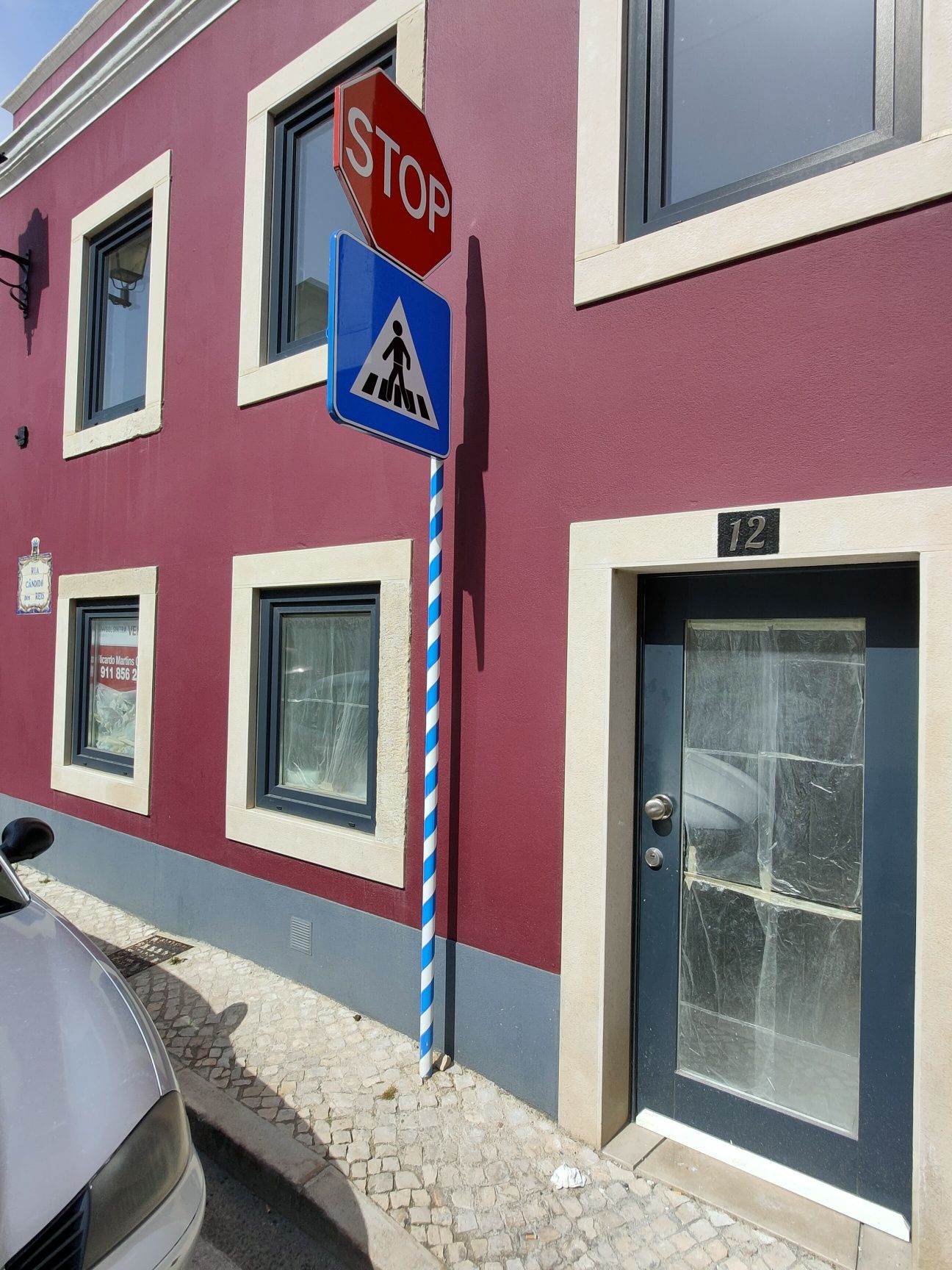 Loja com 35 m2 no centro histórico de Paço de Arcos
