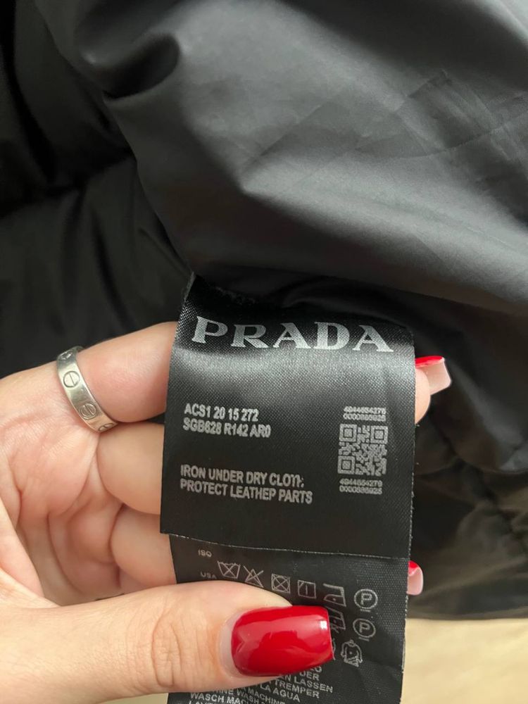 Чоловіча жилетка PRADA