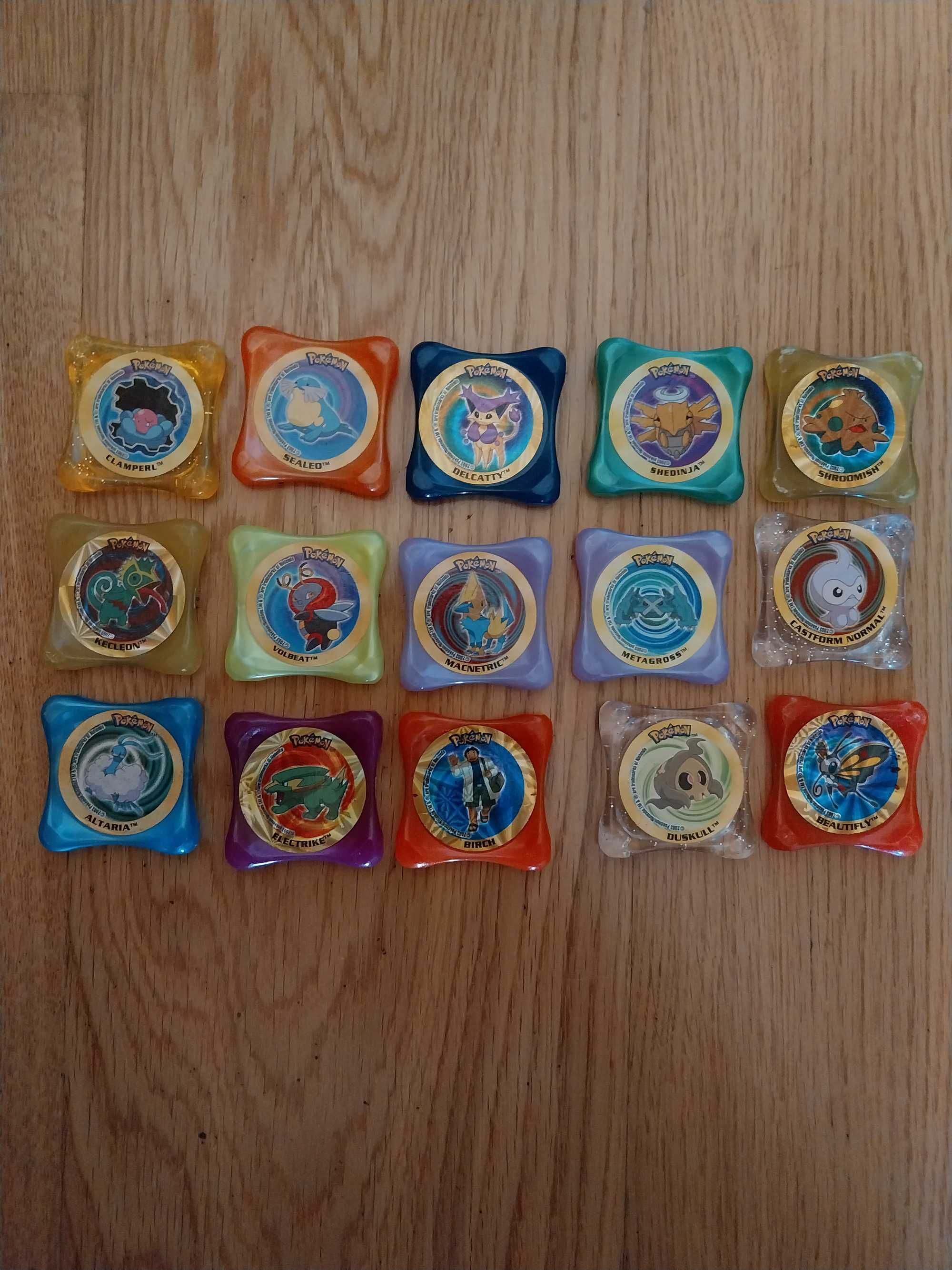 Tazos diversas coleções Yu Gi Oh etc.