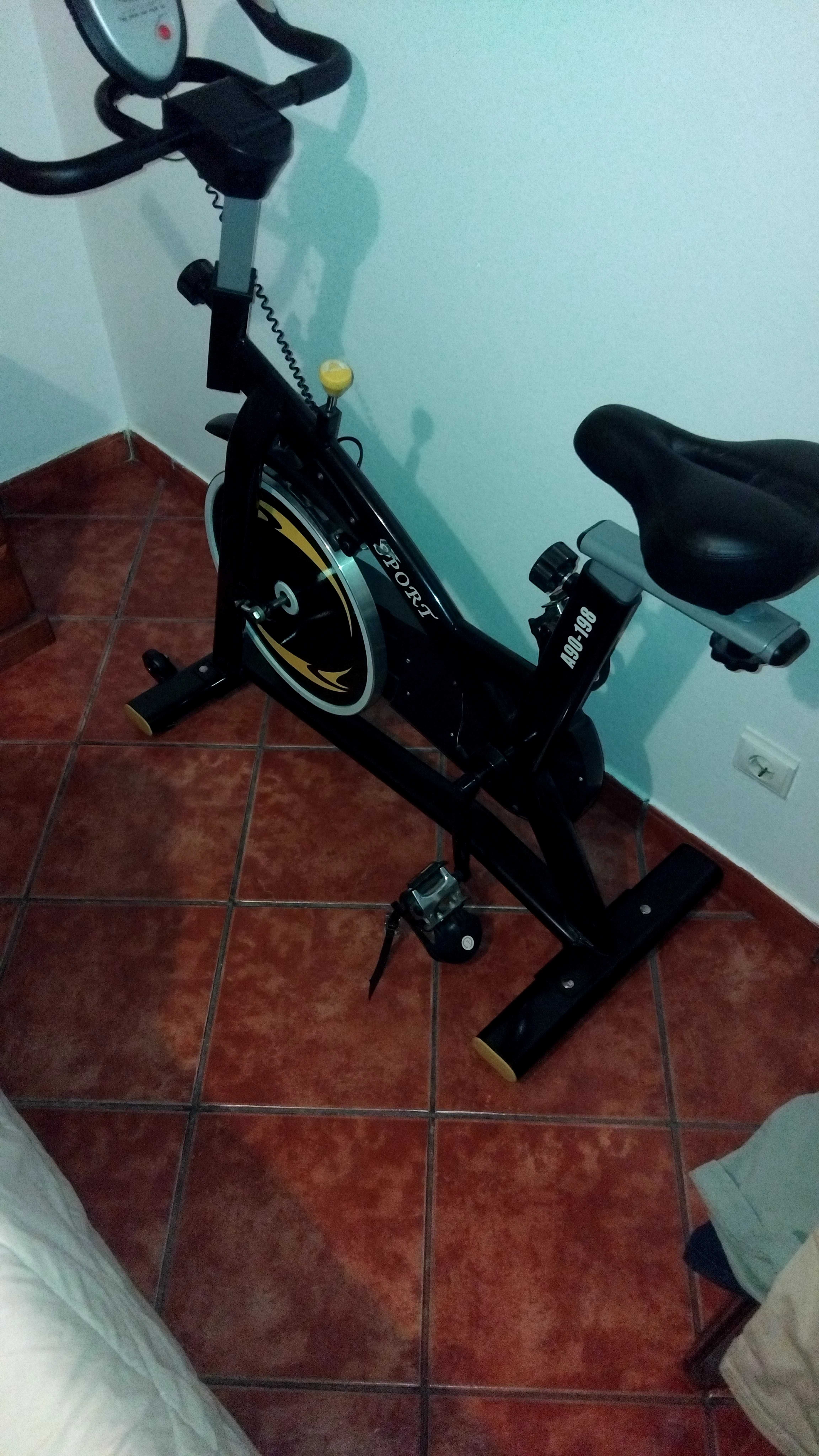 Bicicleta  estática   A90-198