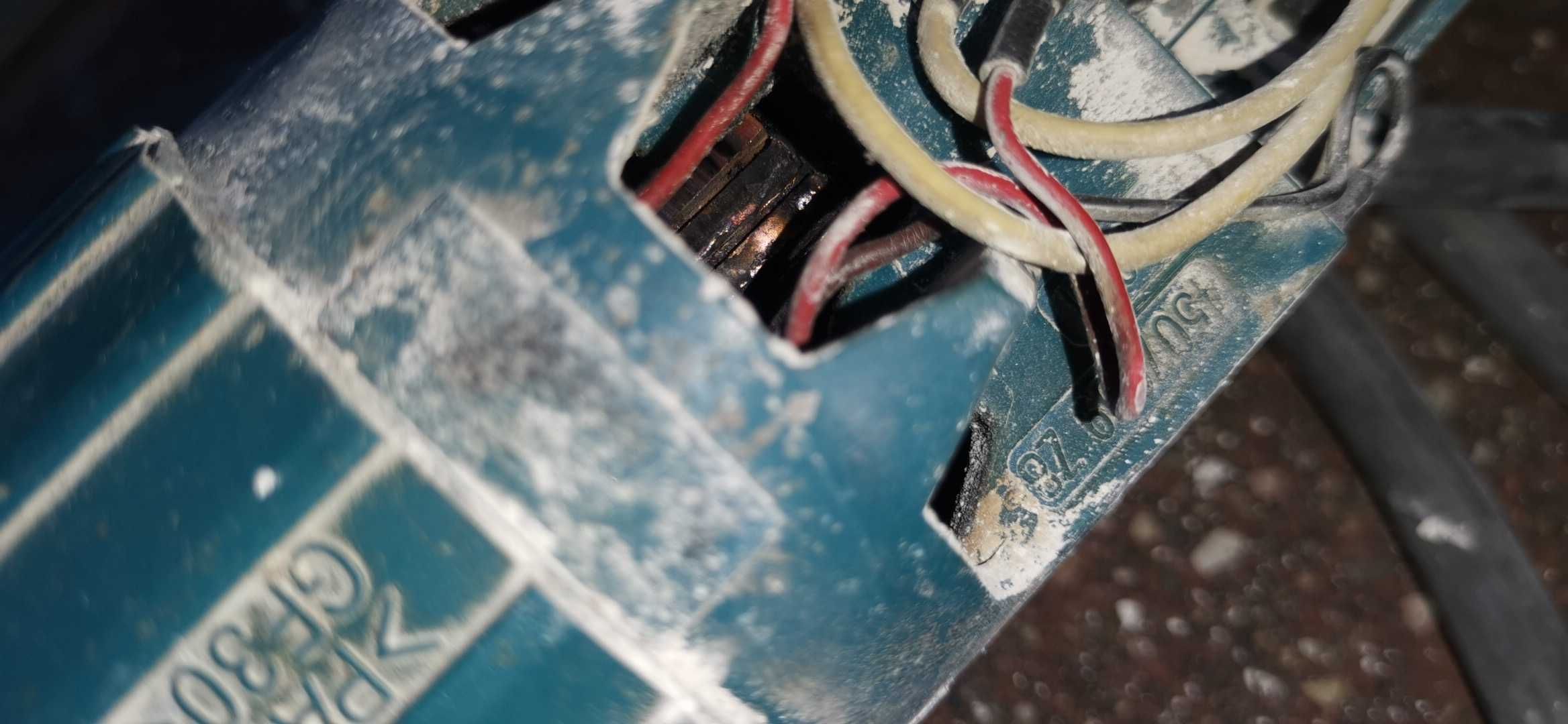 szlifierka kątowa kątówka Makita 125 mm cienka w chwycie poręczna mini