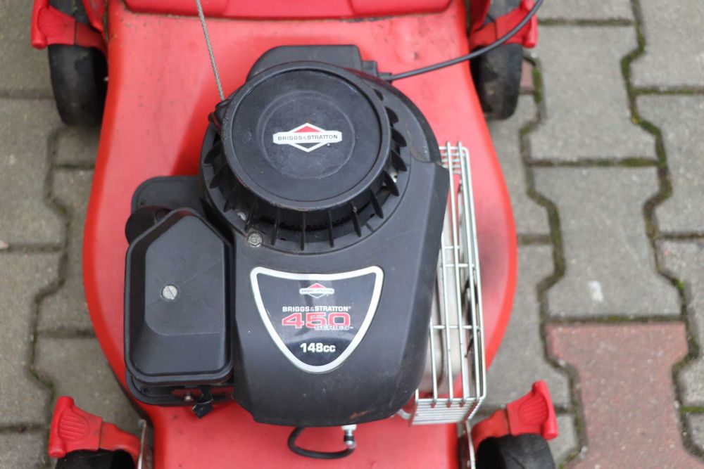 Kosiarka spalinowa ogrodowa Briggs i Stratton (uszkodzona)