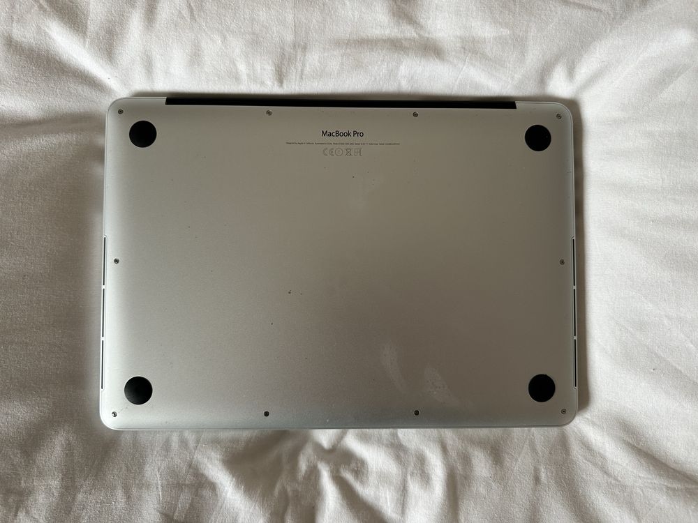 MacBook Pro Retina 13” (2015) | Intel i5 | 8GB RAM | Ecrã novo Apple