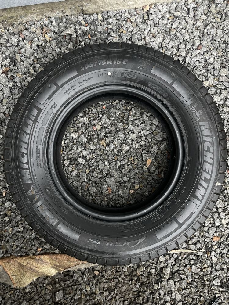 Продам літню шину розпаровку Michelin  205/75 R16c
