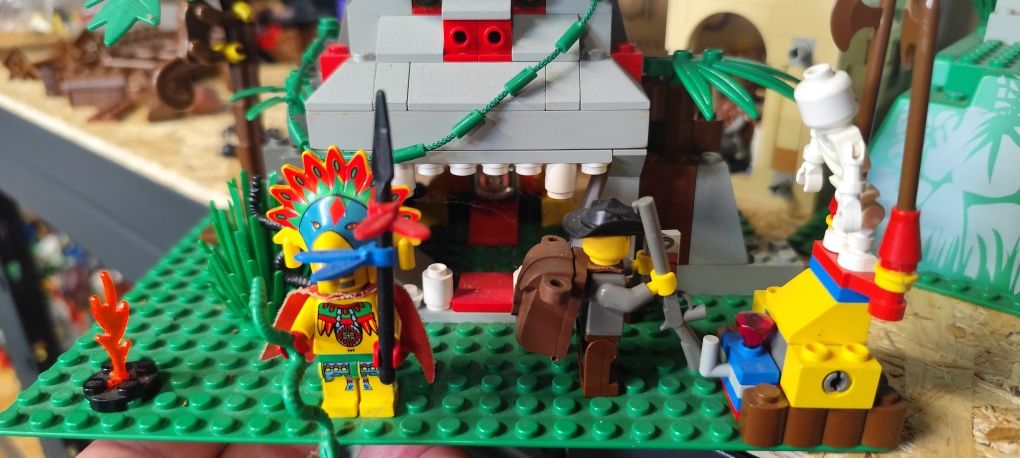 LEGO 5976 Adventurers Jungle River Expedition