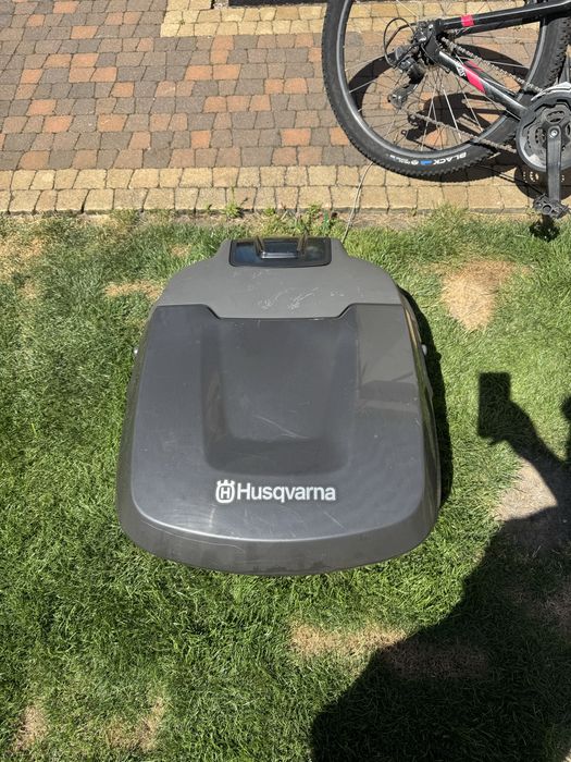 Husqvarna 310 z domkiem robot koszący. Prywanie po serwisie,