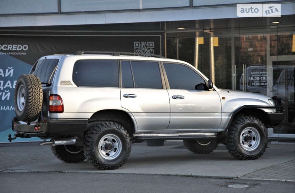 Toyota Land Cruiser 105