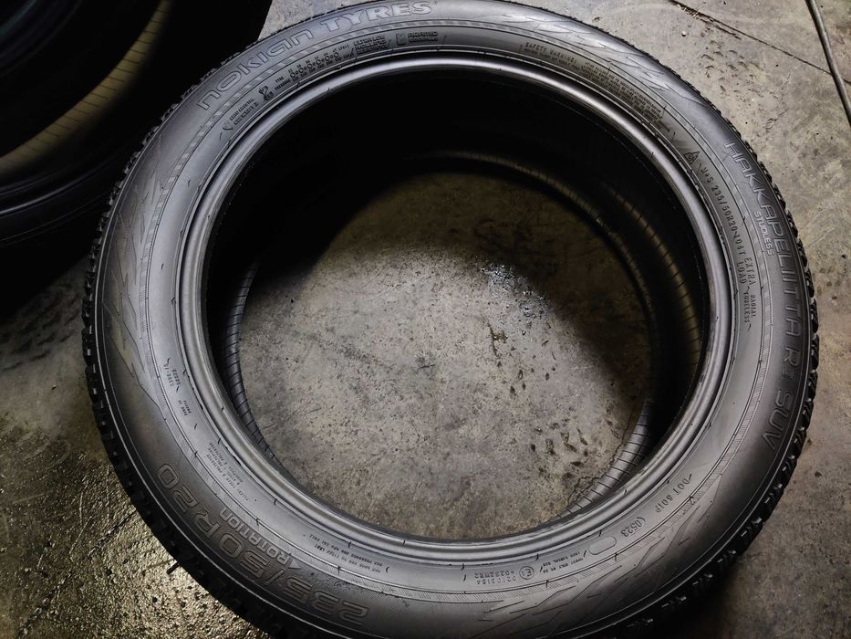 Nokian Hakkapeliitta R20 255 45 та 235 50 шини зимові РІЗНОШИРОКІ