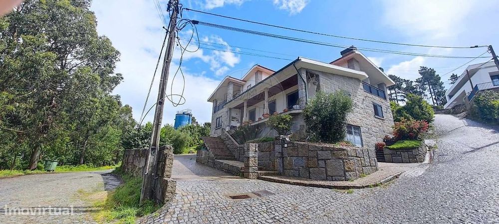 Moradia T4 para venda