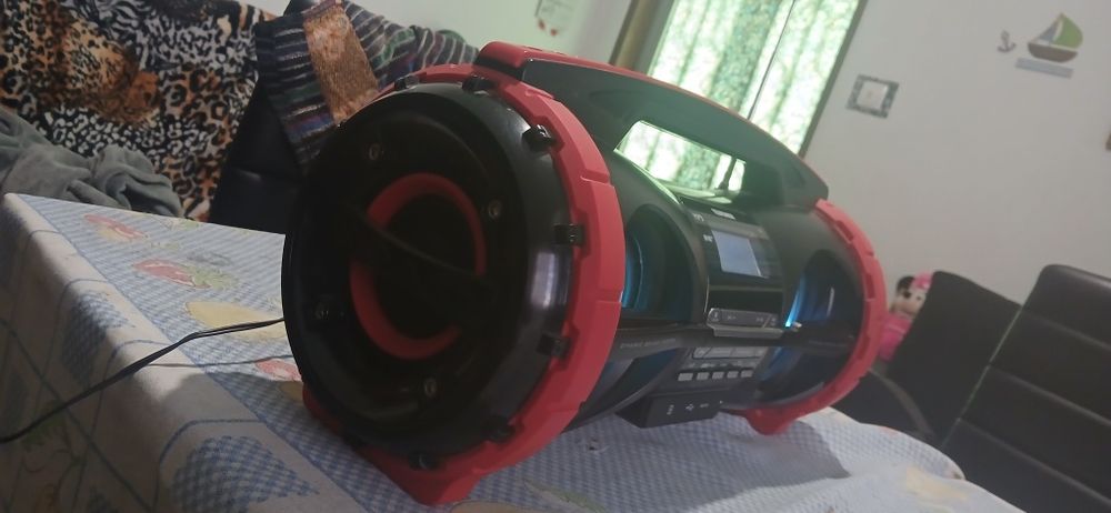 Vendo Rádio com luzes coloridas