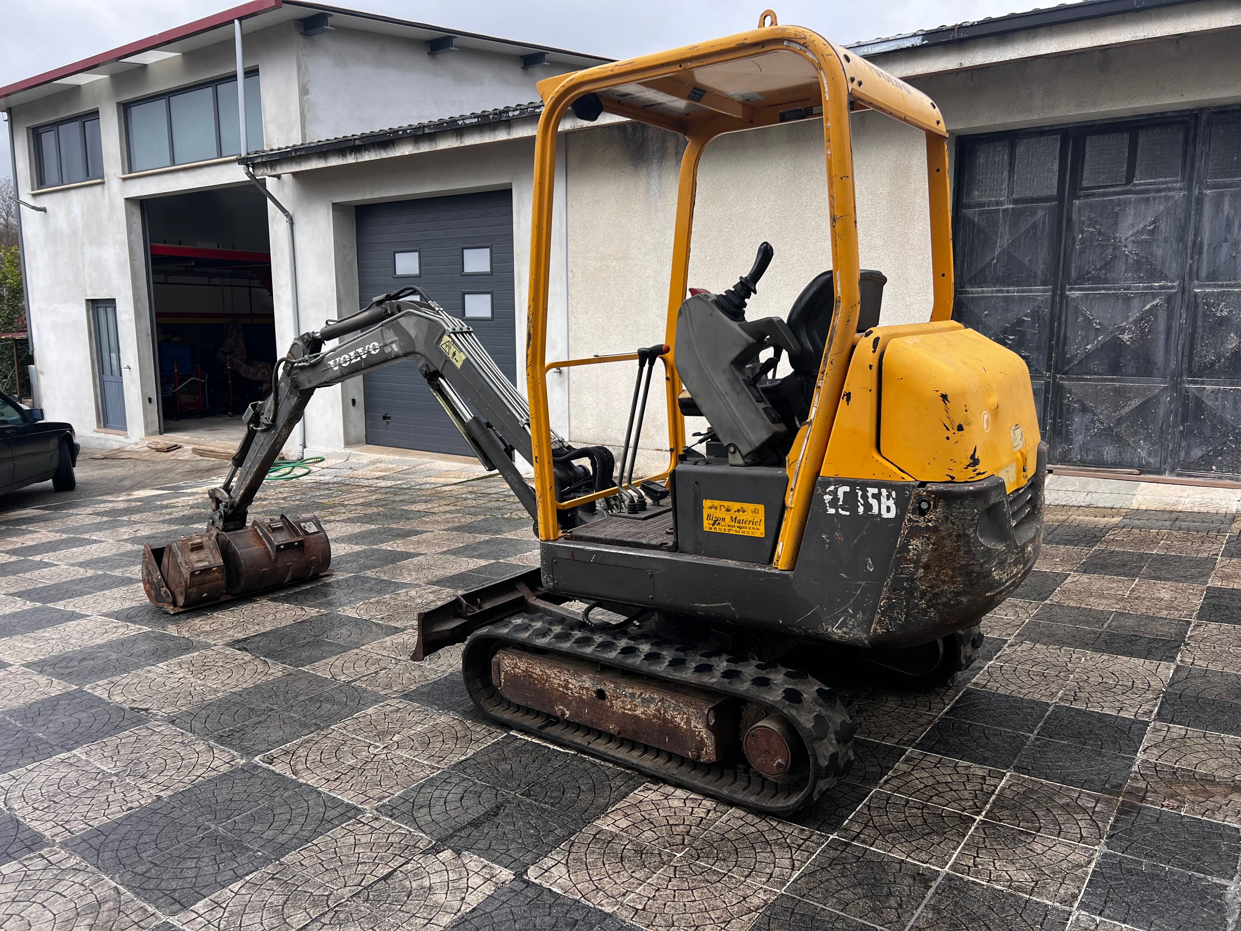 Giratória Volvo Ec15B