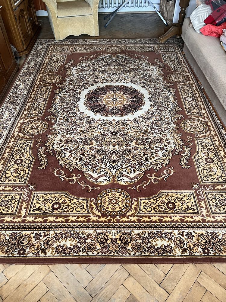 Duży wielniany dywan