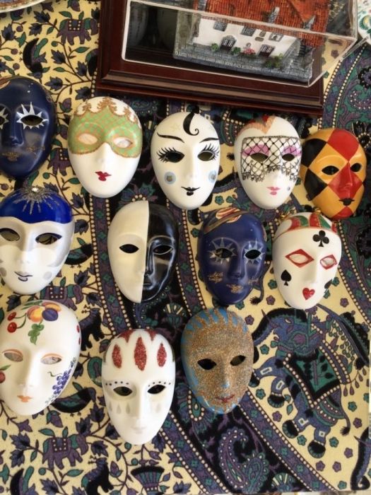 Máscaras de Veneza em porcelana (tenho a colecçao completa)