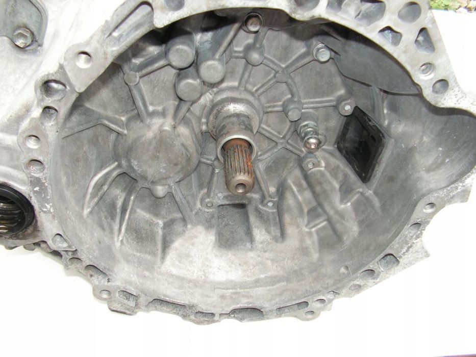 COROLLA E12 1,6 VVT-I SKRZYNIA BIEGÓW IDEALNA 141