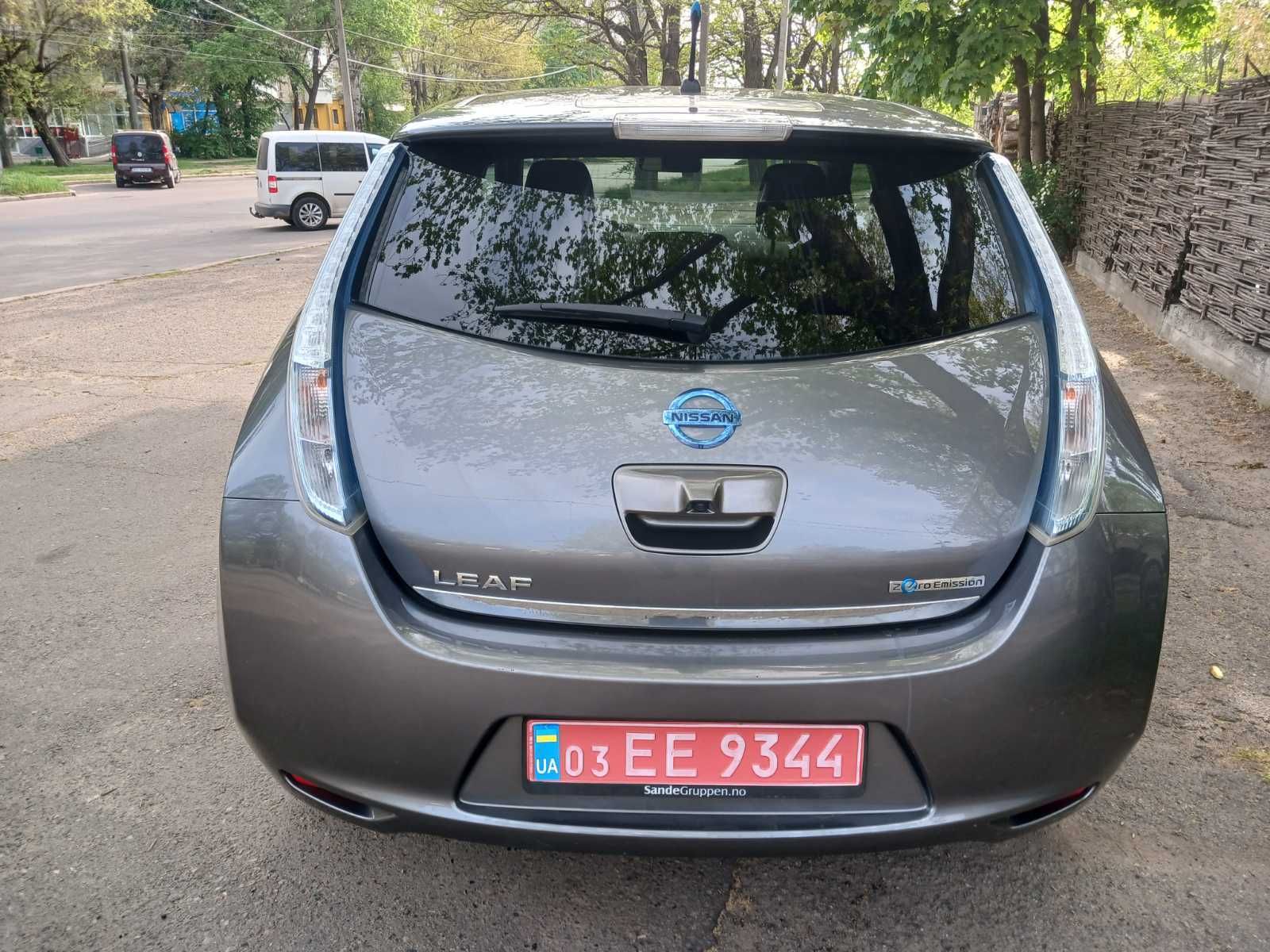 Nissan Leaf електро 2013 року 24 кВт