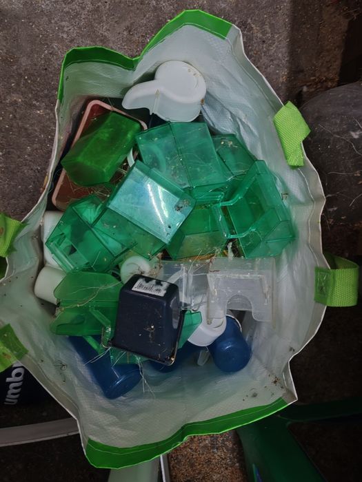 Vários material para aves