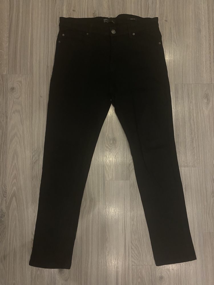 męskie czarne jeansy spodnie jeansowe skinny bershka 40