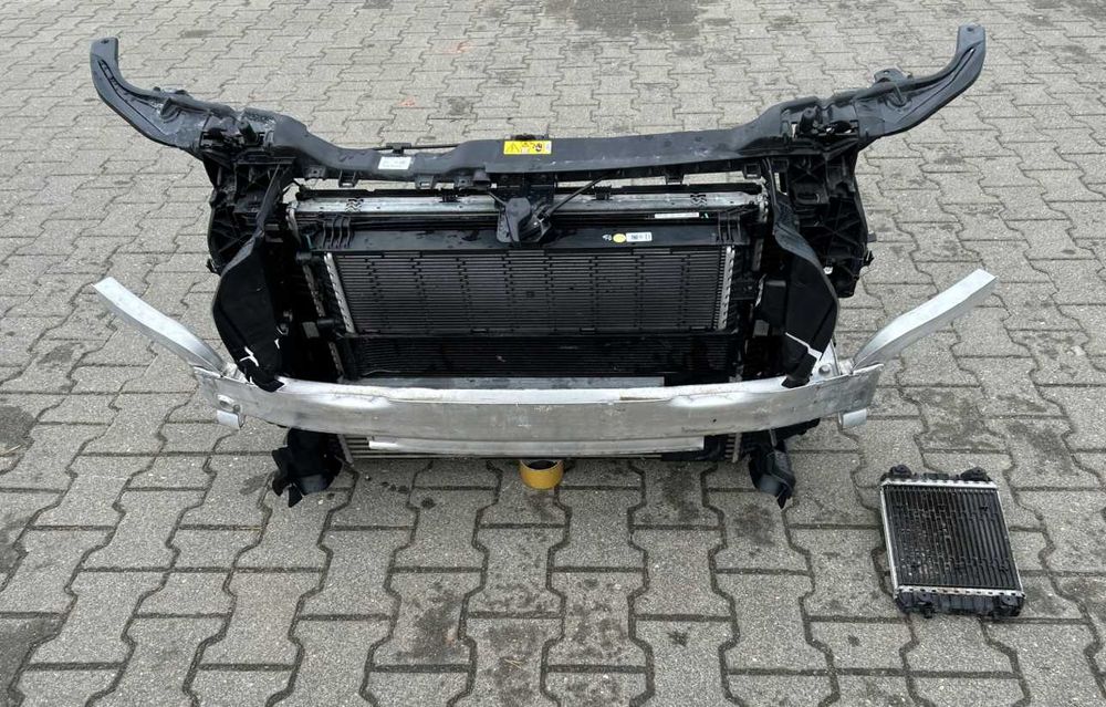Комплектная панель Audi Q5 80a 8r радиатор основной разборка