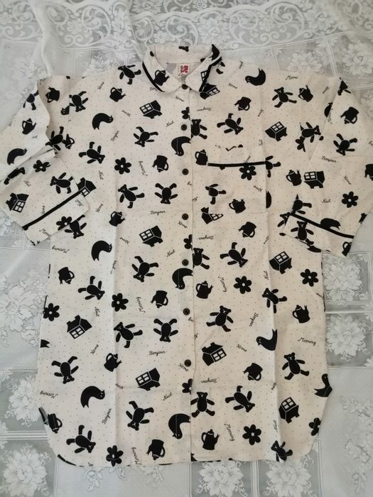 Camisas de noite e robes novos