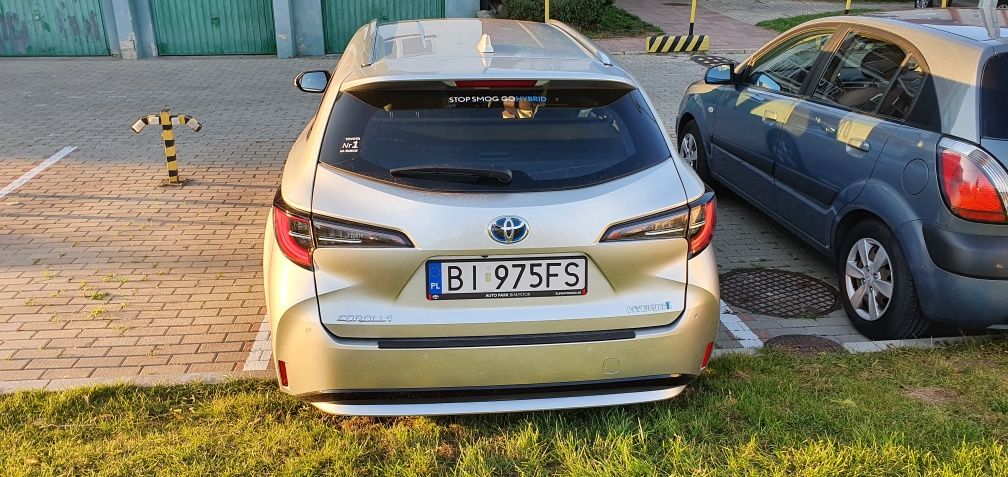 Toyota Corolla 1.8 Hybryda 2021 Salon PL 1-wszy wlaściciel.