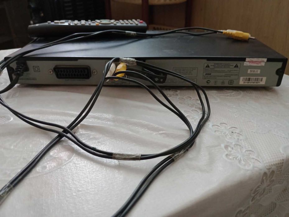 портативный музыкальный центр JVC, DVD плеер BBK, микрофоны