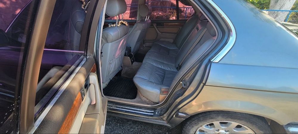 Продам БМВ 735 Е32