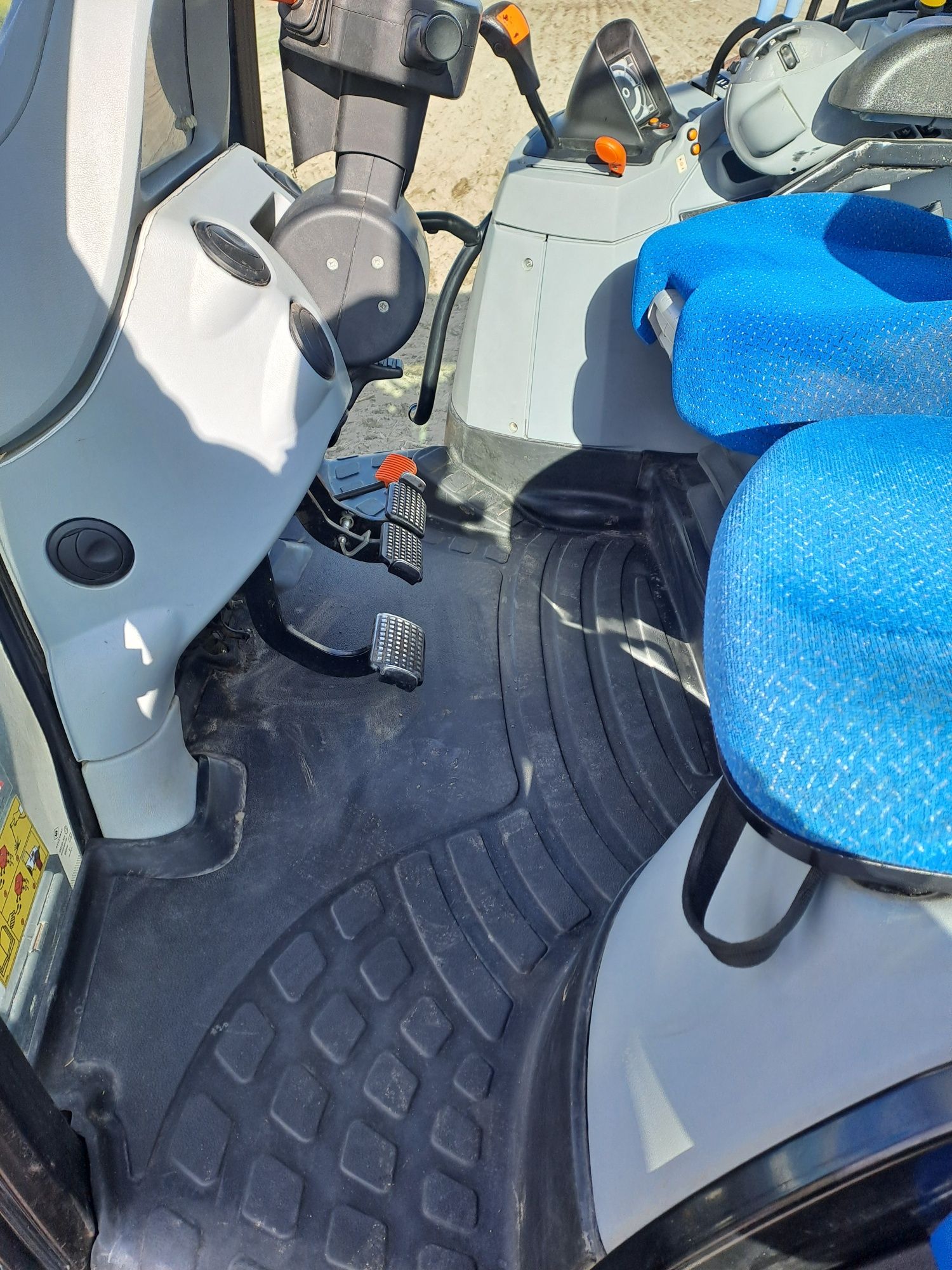 New holland t6050 plus
