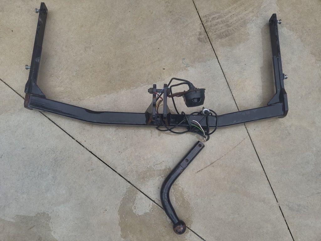 Reforço com bola de reboque Volkswagen Golf V