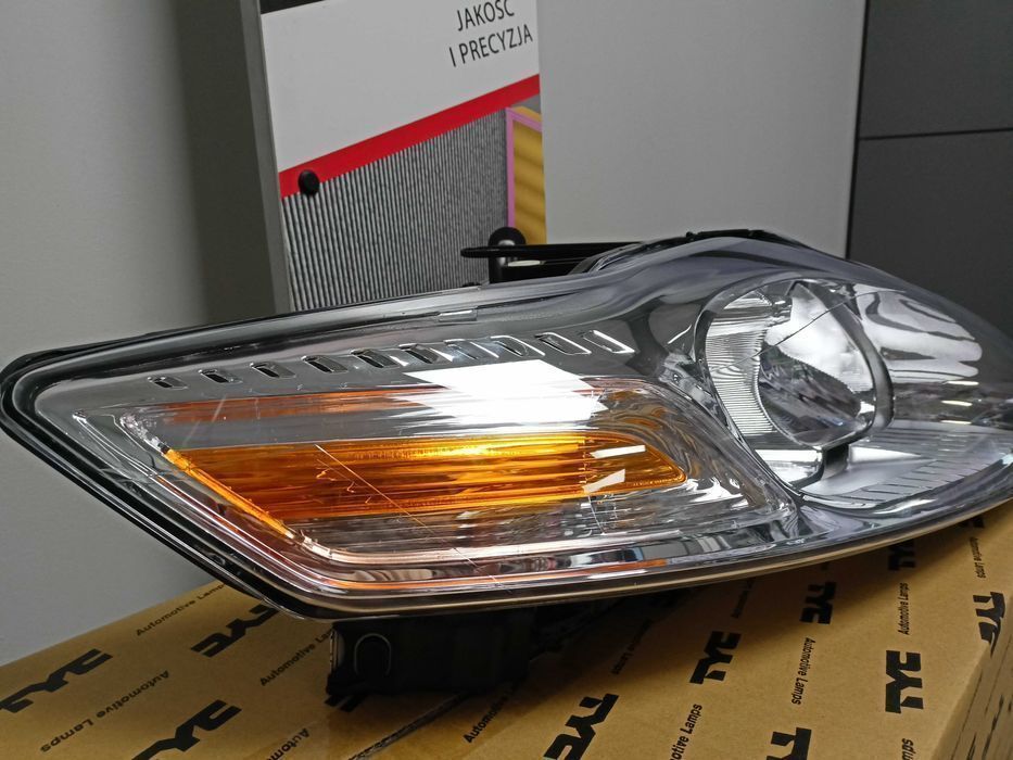 Ford Mondeo MK4 07- Lampa/Reflektor prawy H7/H1