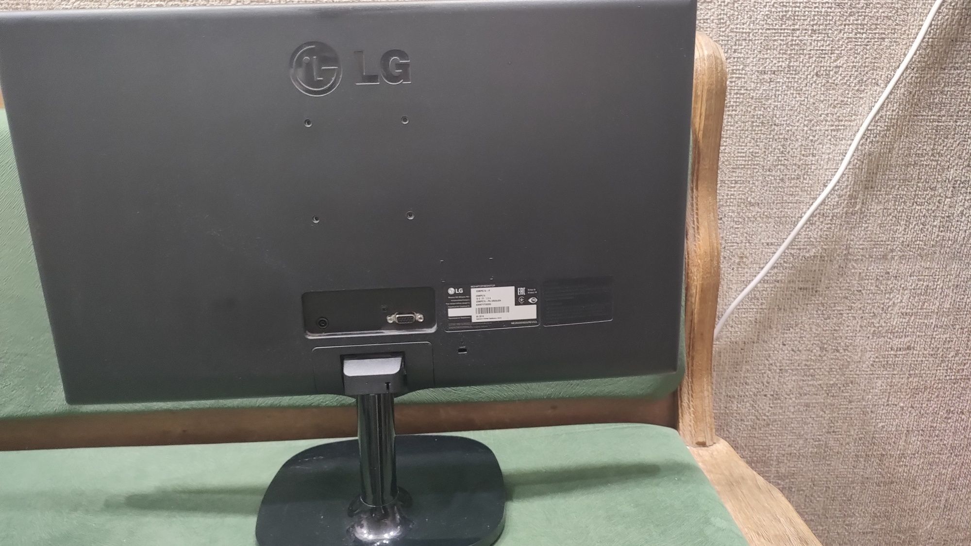 Монiтор 23" LG 23MP57A-P