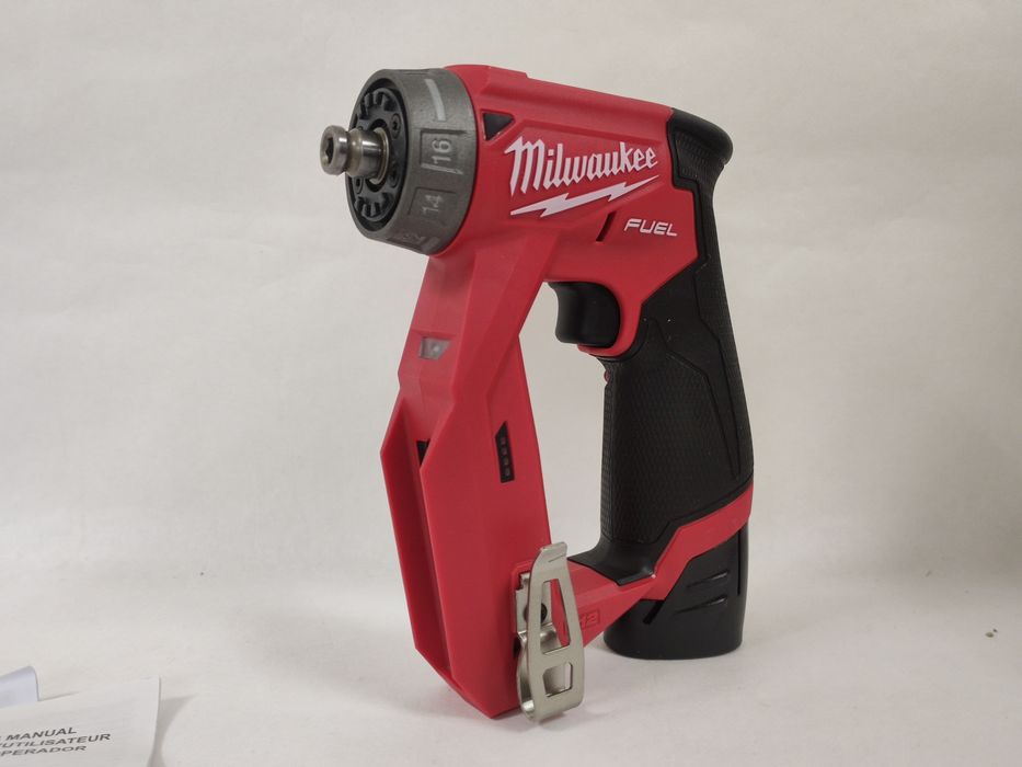 Оригінальний дриль шуруповерт зі змінними патронами Milwaukee 2505-22