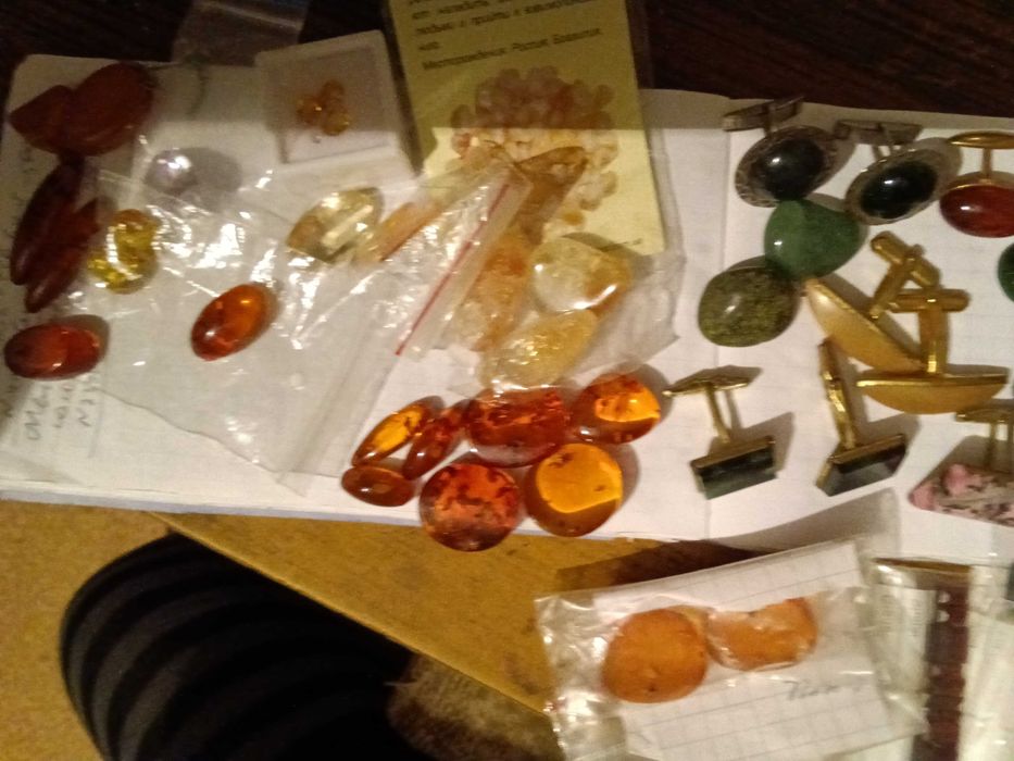 Бижутерию продам