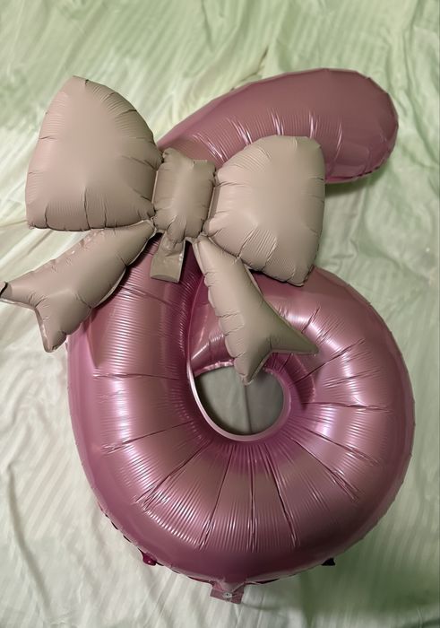 Повітряна куля та свічка