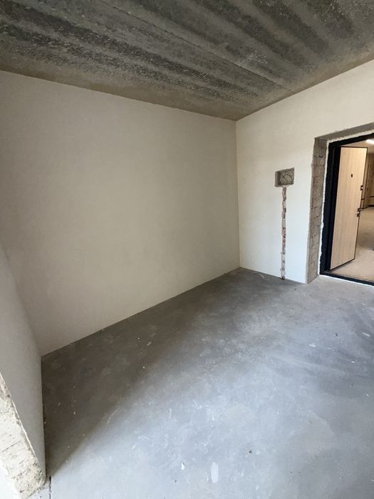 Продаж квартири з видом на набережну