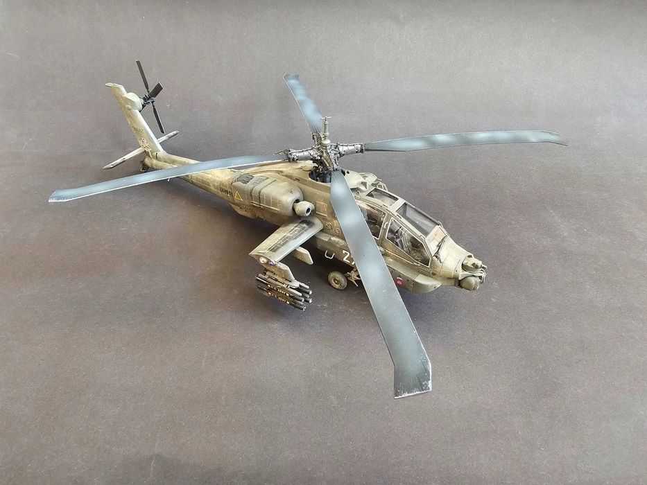 1:48 HASEGAWA AH-64A Apache + kokpit AIRES