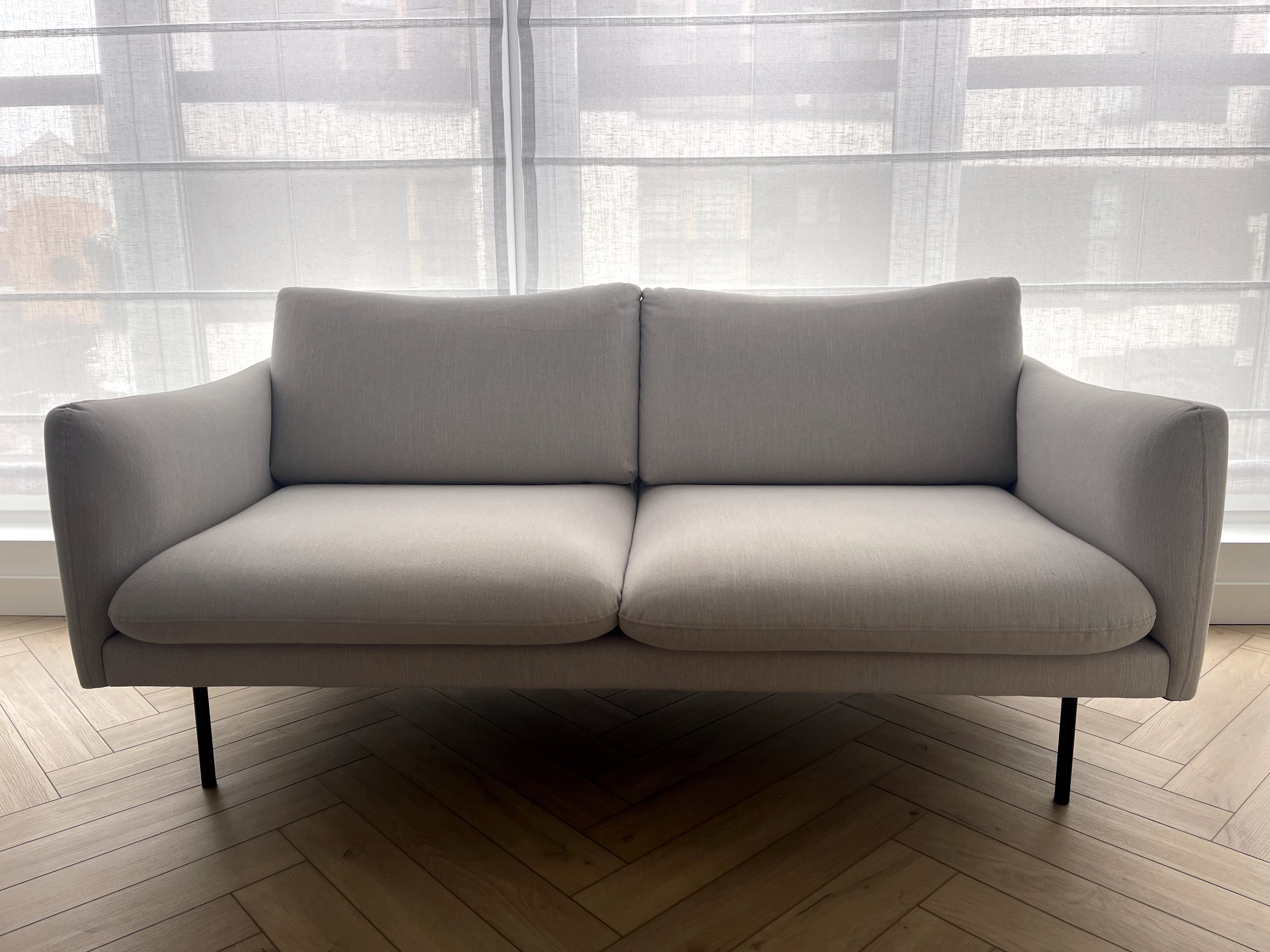 Sofa MOBY 2-osobowa z metalowymi nogami WESTWING COLLECTION