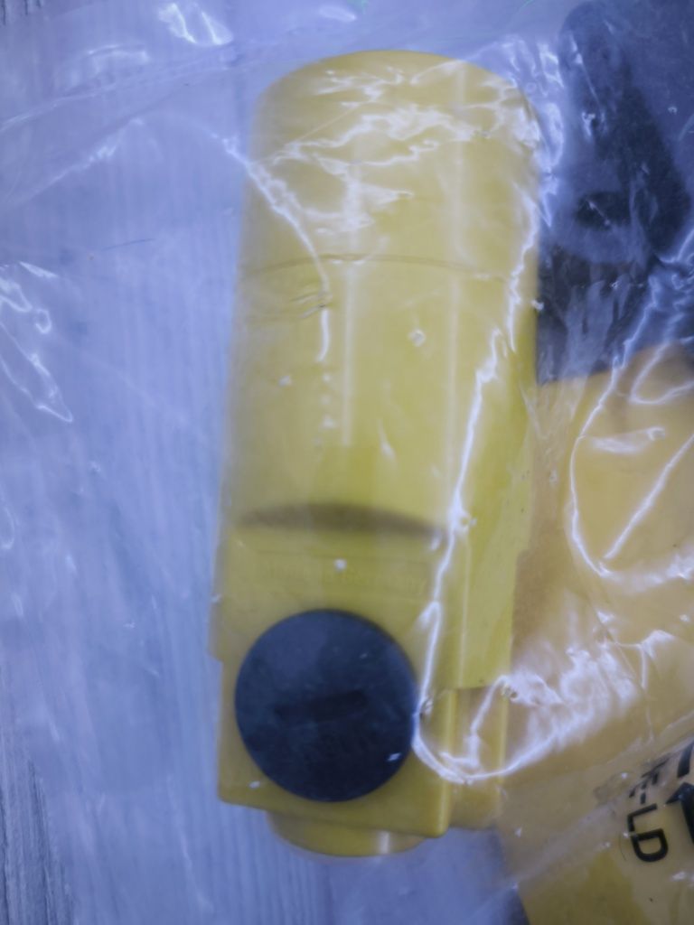 Czujnik zbliżeniowy pojemnościowy Turck Ni30-K40SR-VP4X2 30mm
