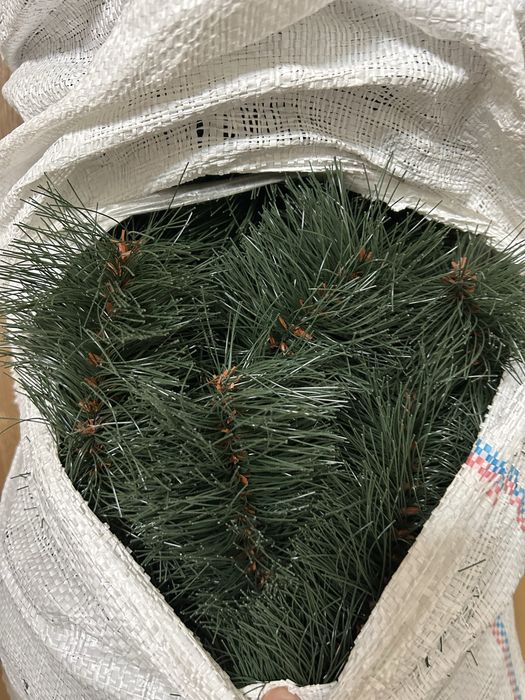 Ялинка штучна продам