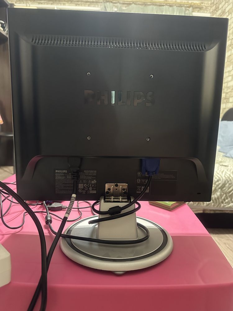 Монитор Philips 17”