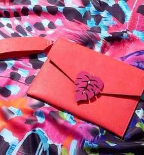 Гаманець - клатч, міні сумка жіноча коралового кольору
